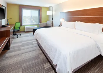 Holiday Inn Express & Suites Clovis-Fresno Area by IHG hotel thumbnail 6