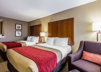 Comfort Inn & Suites Airport - American Way hotel thumbnail 7