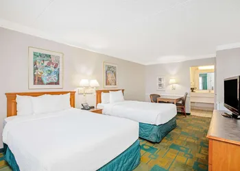 La Quinta Inn by Wyndham El Paso Cielo Vista hotel thumbnail 5