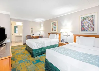 La Quinta Inn by Wyndham El Paso Cielo Vista hotel thumbnail 8
