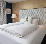 Staypineapple, Hotel Rose, Downtown Portland hotel detail image 7