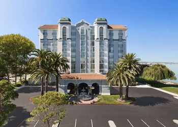 Embassy Suites by Hilton San Francisco Airport Waterfront hotel thumbnail 2