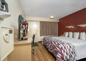 Red Roof Inn Louisville Fair and Expo hotel thumbnail 5