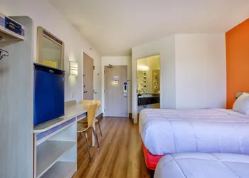 Motel 6 Burlington, ON - Toronto West - Oakville hotel thumbnail 7