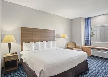 Sonesta Essential Hotels & Suites Kansas City/Blue Springs hotel thumbnail 7