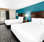 La Quinta Inn & Suites by Wyndham Portland NW hotel detail image 4