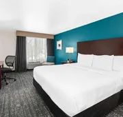 La Quinta Inn & Suites by Wyndham Portland NW hotel detail image 7