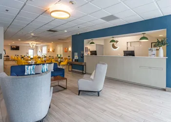 Comfort Inn & Suites Buffalo Airport hotel thumbnail 2
