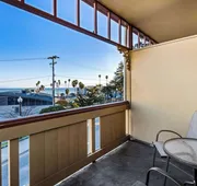Howard Johnson by Wyndham Santa Cruz hotel detail image 4