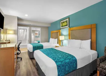 Howard Johnson by Wyndham Santa Cruz hotel thumbnail 5