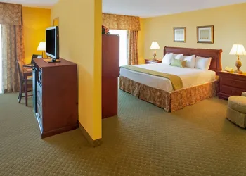 Clarion Hotel & Suites Convention Center Fredericksburg hotel thumbnail 6