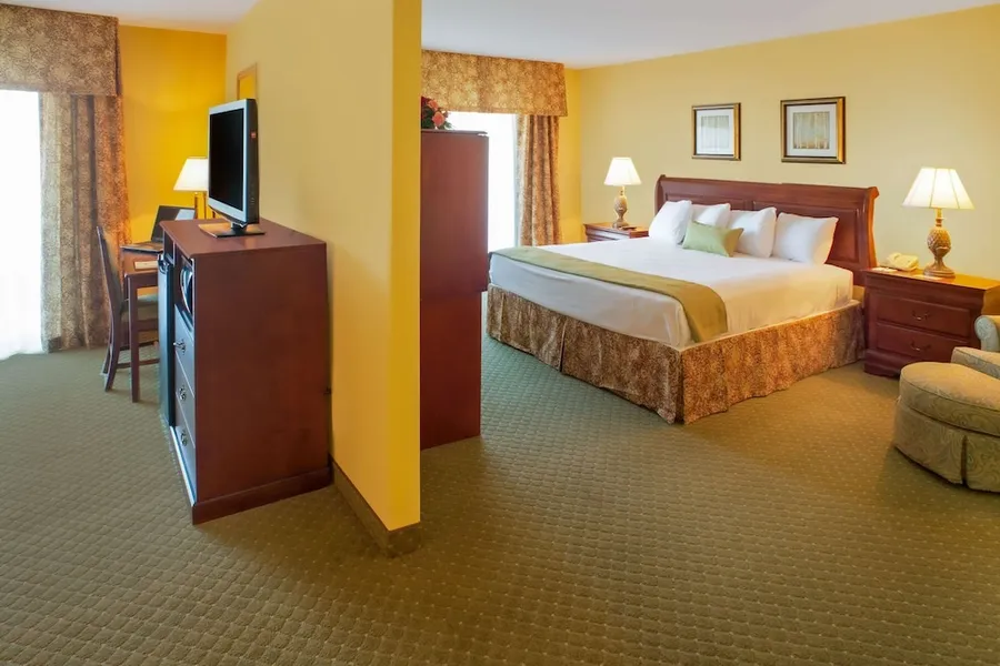 Clarion Hotel & Suites Convention Center Fredericksburg hotel detail image 6