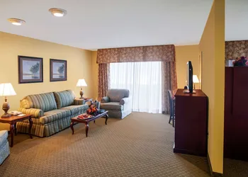Clarion Hotel & Suites Convention Center Fredericksburg hotel thumbnail 7