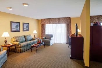 Clarion Hotel & Suites Convention Center Fredericksburg hotel thumbnail 7