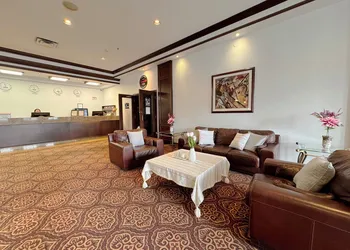 Divya Sutra Plaza and Conference Centre Calgary Airport hotel thumbnail 3