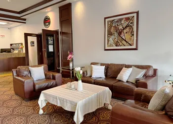 Divya Sutra Plaza and Conference Centre Calgary Airport hotel thumbnail 5