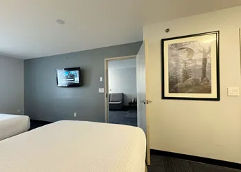 Divya Sutra Plaza and Conference Centre Calgary Airport hotel thumbnail 6