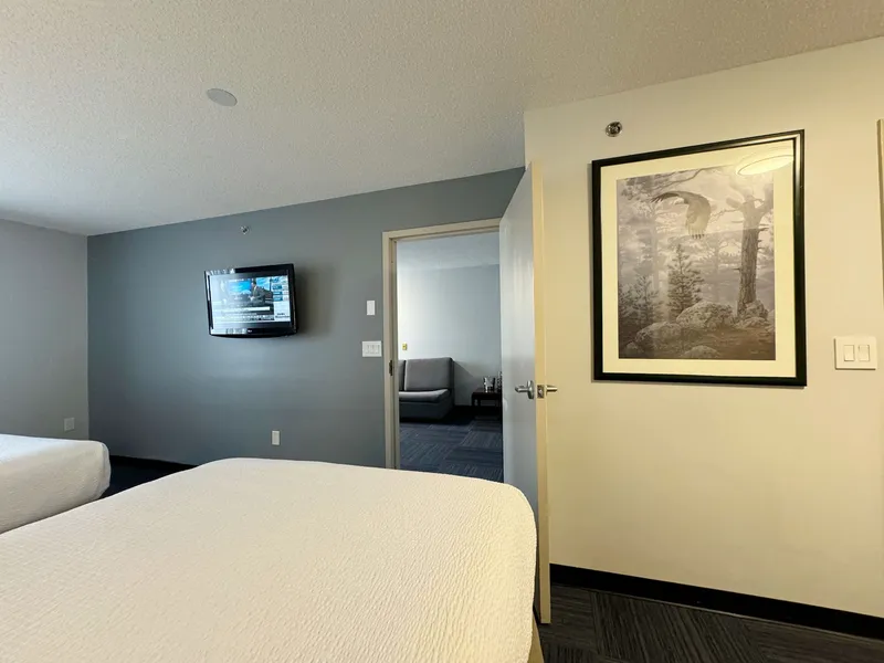 Divya Sutra Plaza and Conference Centre Calgary Airport hotel detail image 6
