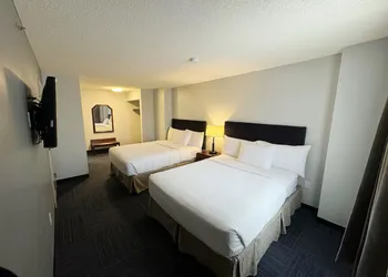 Divya Sutra Plaza and Conference Centre Calgary Airport hotel thumbnail 7