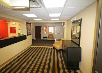 Studio 6 Corporate Extended Stay Buffalo Amherst NY hotel thumbnail 2