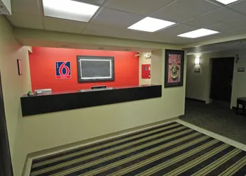 Studio 6 Corporate Extended Stay Buffalo Amherst NY hotel thumbnail 3