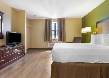 Studio 6 Corporate Extended Stay Buffalo Amherst NY hotel thumbnail 6