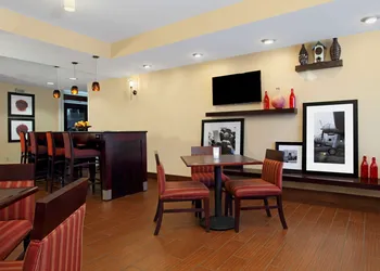 Hampton Inn Columbus - Airport hotel thumbnail 4