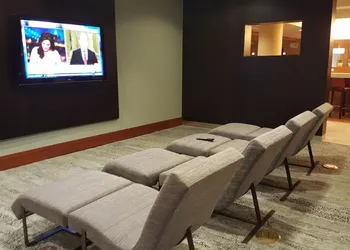 Courtyard Marriott Aksarben Village hotel thumbnail 2
