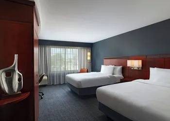 Courtyard Marriott Aksarben Village hotel thumbnail 7