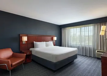 Courtyard Marriott Aksarben Village hotel thumbnail 8