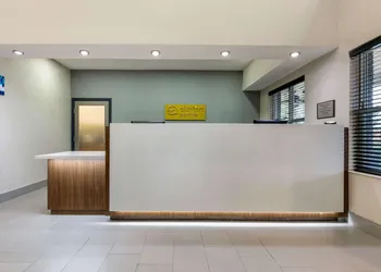 Clarion Pointe Columbus-Bradley Park hotel thumbnail 2