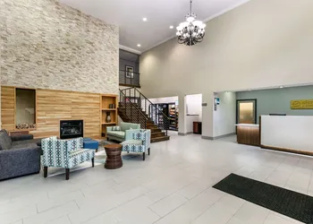 Clarion Pointe Columbus-Bradley Park hotel thumbnail 4
