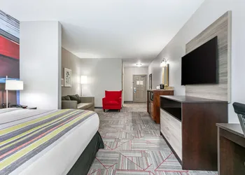 Clarion Pointe Columbus-Bradley Park hotel thumbnail 8