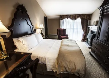 Old Stone Inn Boutique Hotel hotel thumbnail 8