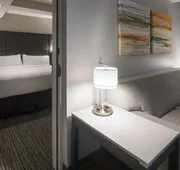 Holiday Inn & Suites Phoenix Airport North by IHG hotel detail image 7
