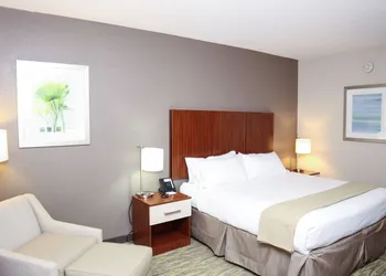 Holiday Inn Express & Suites Vicksburg by IHG hotel thumbnail 7