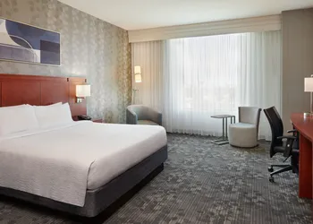 Courtyard by Marriott Ottawa East hotel thumbnail 7