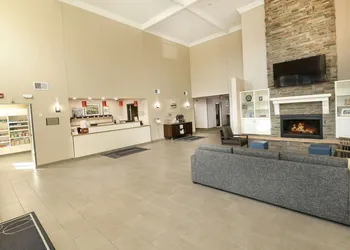 Country Inn & Suites by Radisson, Grand Forks, ND hotel thumbnail 2