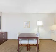 Hawthorn Suites by Wyndham Midwest City Tinker AFB hotel detail image 4