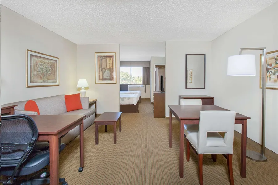 Hawthorn Suites by Wyndham Midwest City Tinker AFB hotel detail image 6