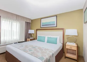 Hawthorn Suites by Wyndham Midwest City Tinker AFB hotel thumbnail 7