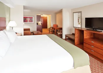 Holiday Inn Express Hotel & Suites Niagara Falls by IHG hotel thumbnail 5