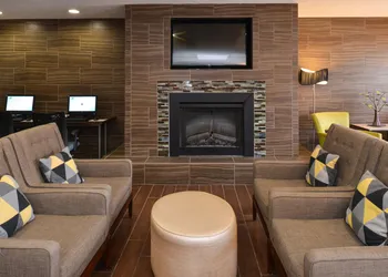 Holiday Inn Express & Suites Omaha West by IHG hotel thumbnail 2