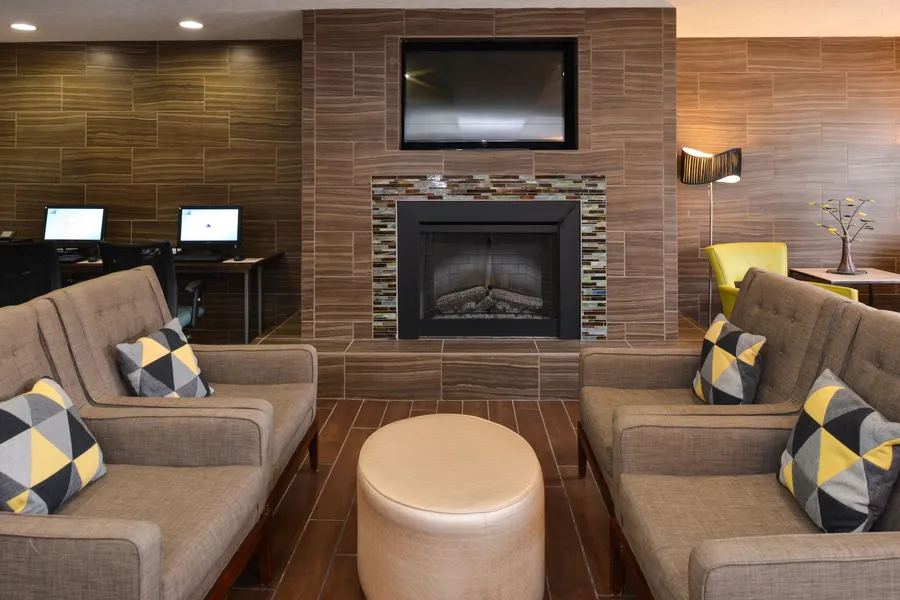 Holiday Inn Express & Suites Omaha West by IHG hotel detail image 2
