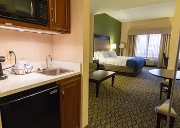 Holiday Inn Express Hotel & Suites Winchester by IHG hotel thumbnail 4