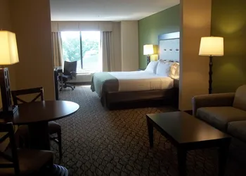 Holiday Inn Express Hotel & Suites Winchester by IHG hotel thumbnail 5