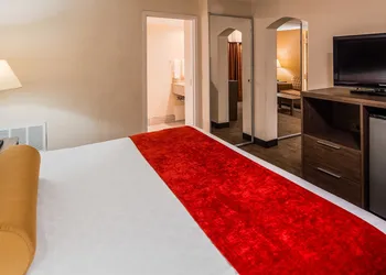 Best Western Galleria Inn & Suites hotel thumbnail 6