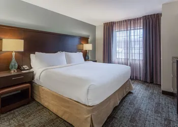 Staybridge Suites Davenport by IHG hotel thumbnail 5