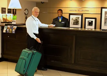 Hampton Inn Atlanta - Newnan hotel thumbnail 4