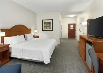 Hampton Inn Atlanta - Newnan hotel thumbnail 8